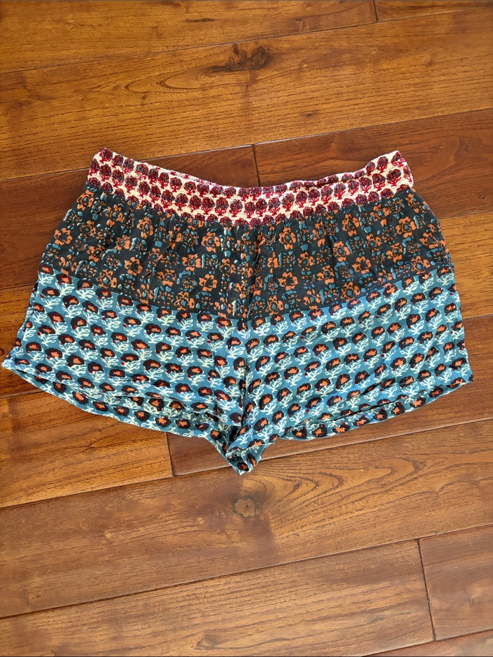 Angie Shorts Size L Boho Hippie Floral Festival Smocked waist Pull-on Lounge